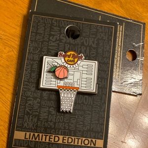 Hard Rock Cafe trading pin